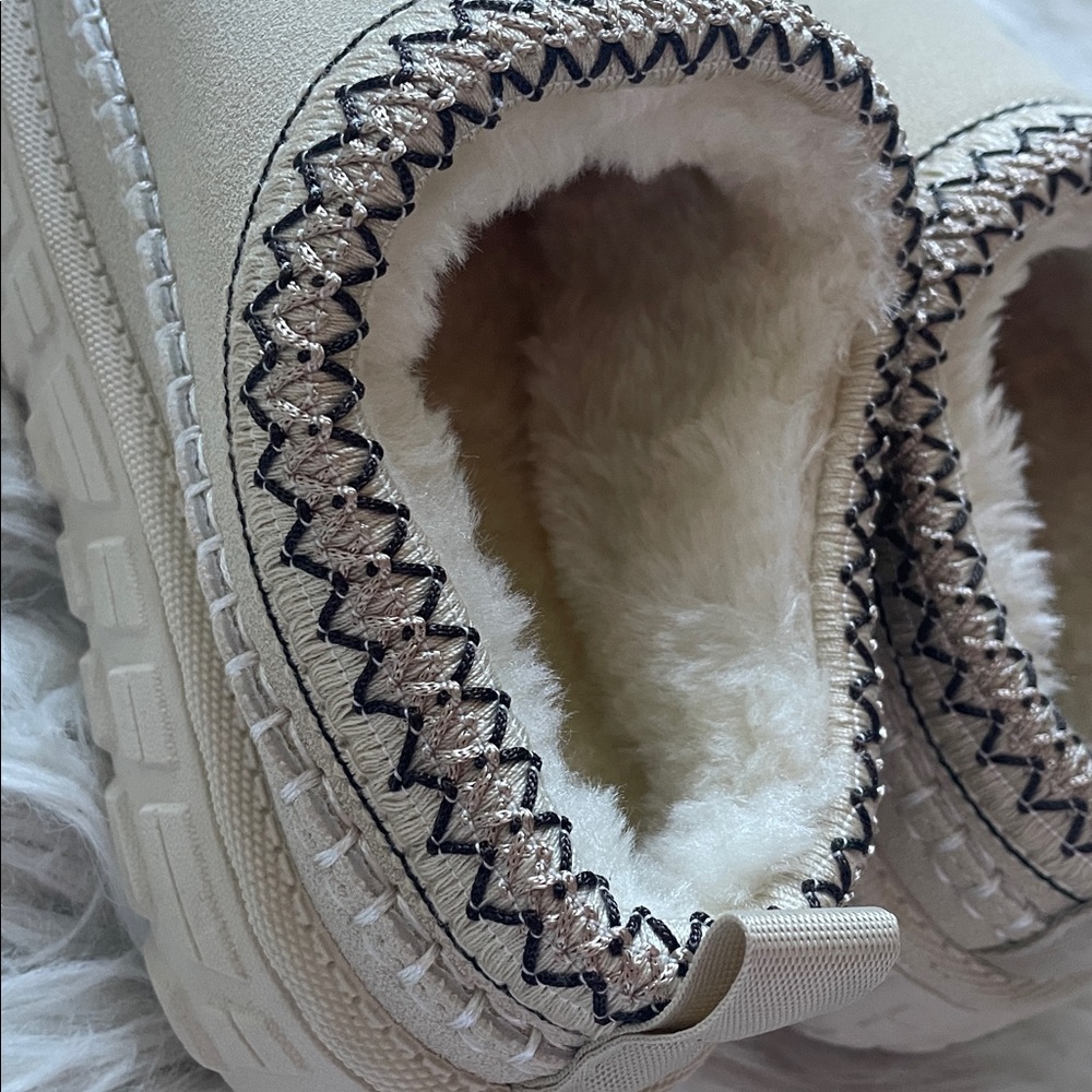 Faux Suede Patchwork Plush Winter Clog - Picture 9 of 12